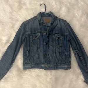 Small American eagle Jean jacket in great condition